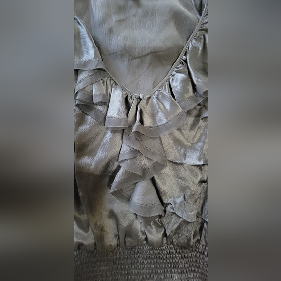 Bebe Silk V-neck Ruffle Dressy Black Tank Top Size Small - Picture 6 of 9